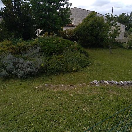 Gite Climatise *** Le Pigeonnier Pons Kültér fotó
