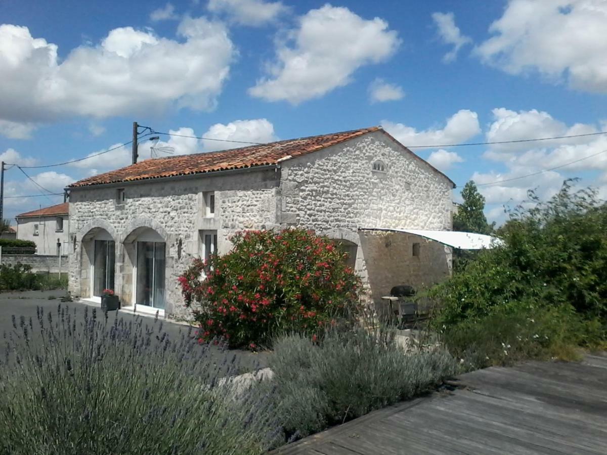 Gite Climatise *** Le Pigeonnier Pons Kültér fotó